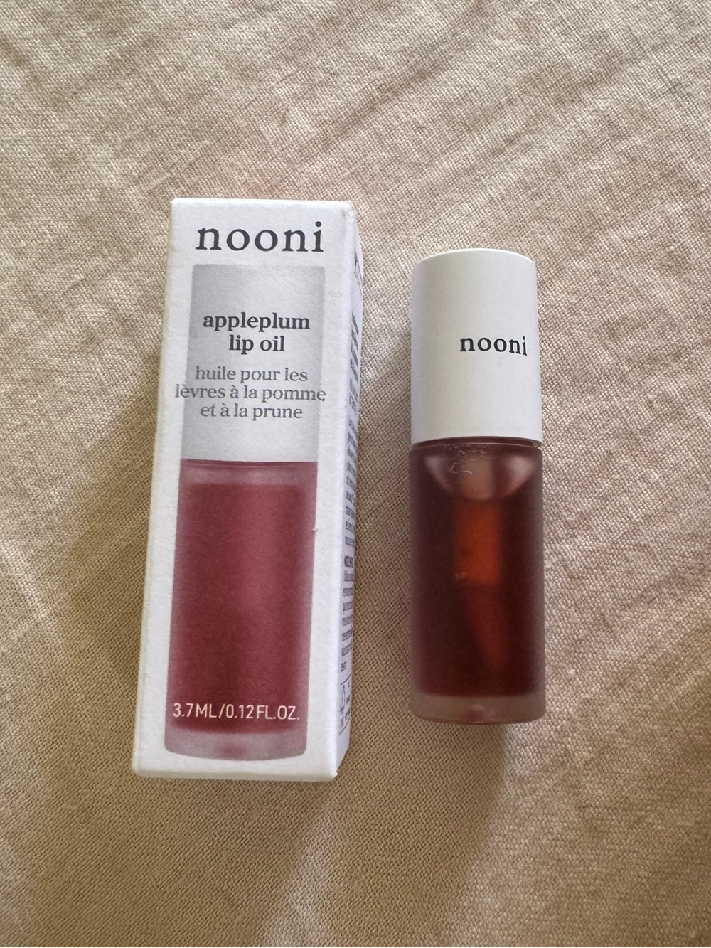 NWT Nooni appleplum volumizing Lip Tint Oil in Appleplum
